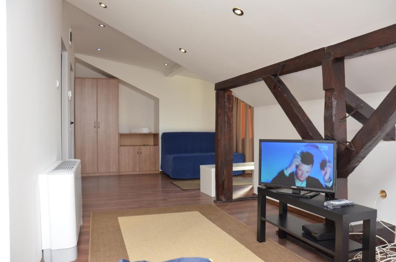 וליקו טורנובו Lion Guest House מראה חיצוני תמונה