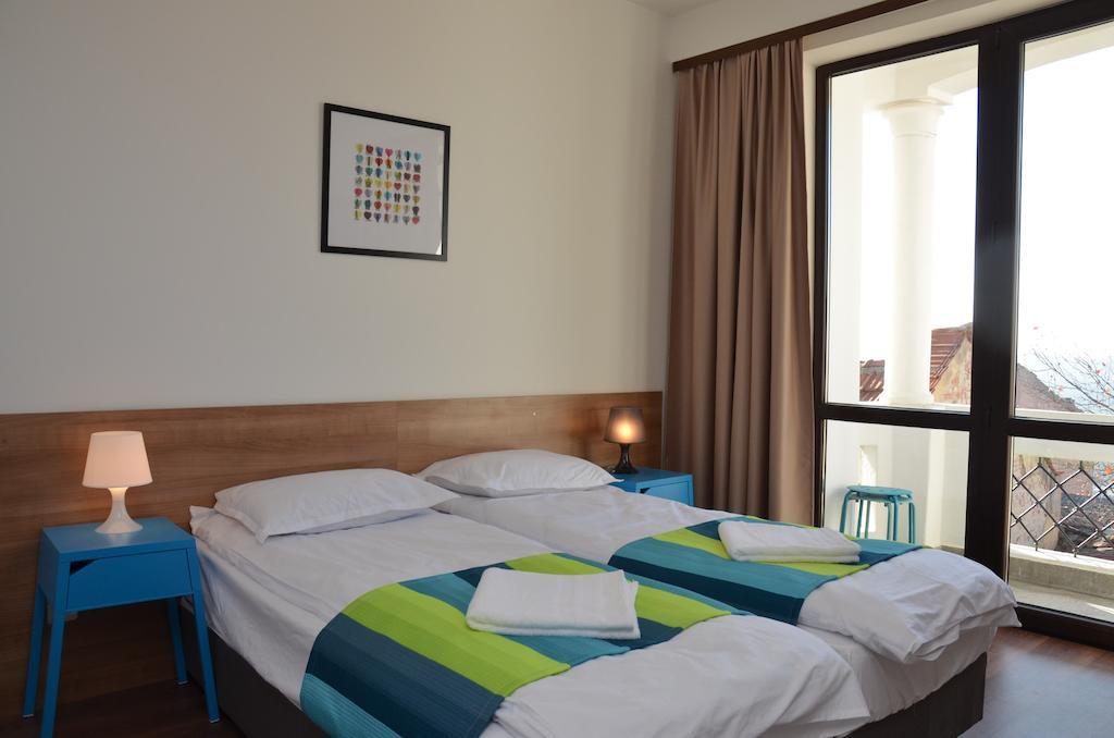 וליקו טורנובו Lion Guest House חדר תמונה