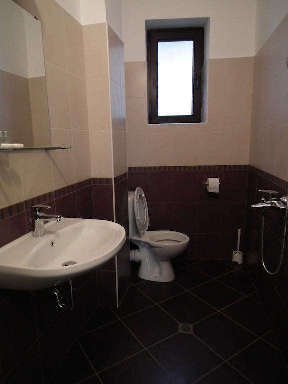 וליקו טורנובו Lion Guest House חדר תמונה