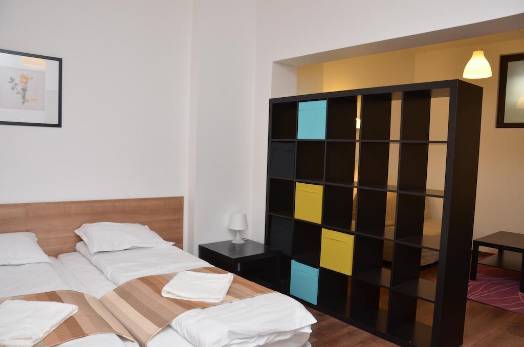 וליקו טורנובו Lion Guest House חדר תמונה